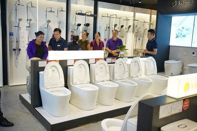 Một số mẫu bồn cầu tại showroom trưng bày của S.Home Solution