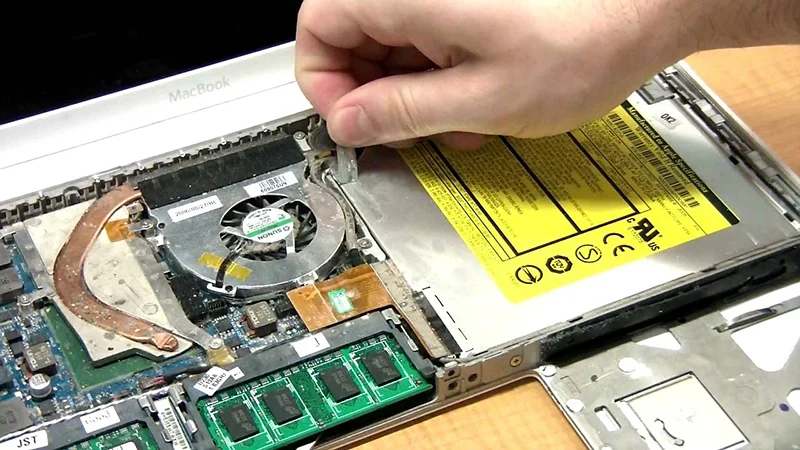Cửa Hàng Sửa Chữa Macbook Lỗi Cập Nhật Hệ Thống Tại TPHCM