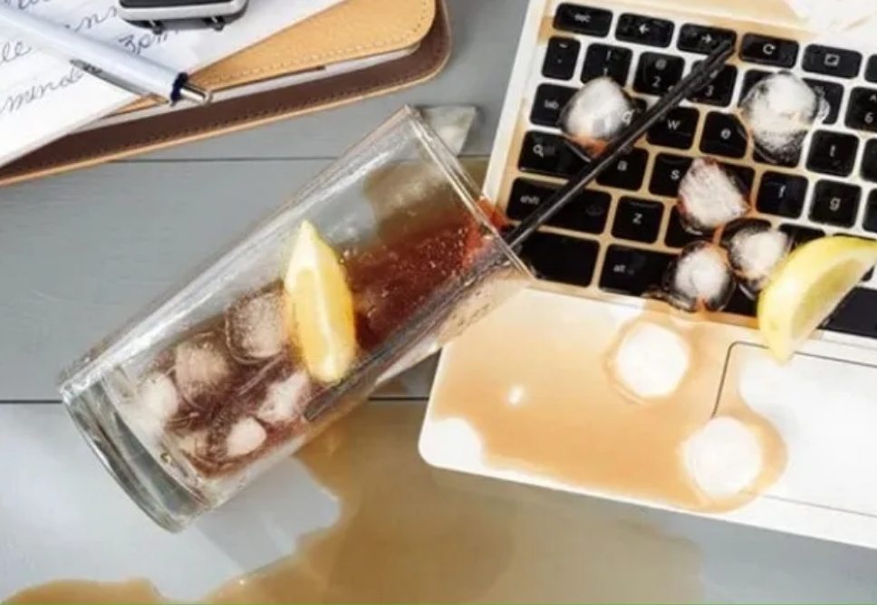 Sửa Surface Bị Dính Nước - Vào Nước