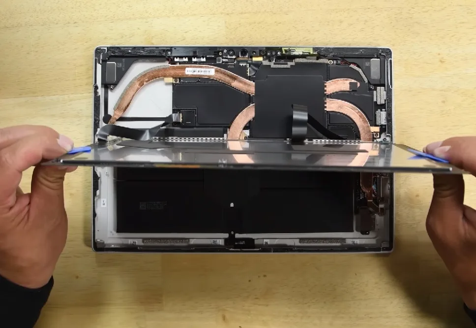 Sửa Surface Quận 4 – Chuyên Nghiệp Tận Nhà