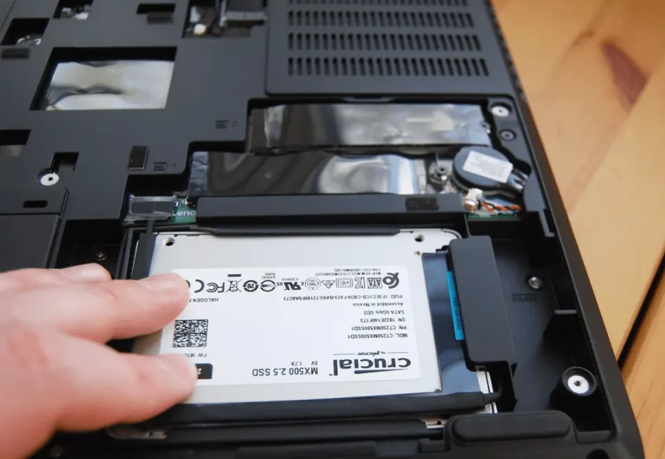 Nâng Cấp SSD Laptop Có Thực Sự Làm Máy Nhanh Hơn? Sự Thật Nhiều Người Bỏ Qua! 