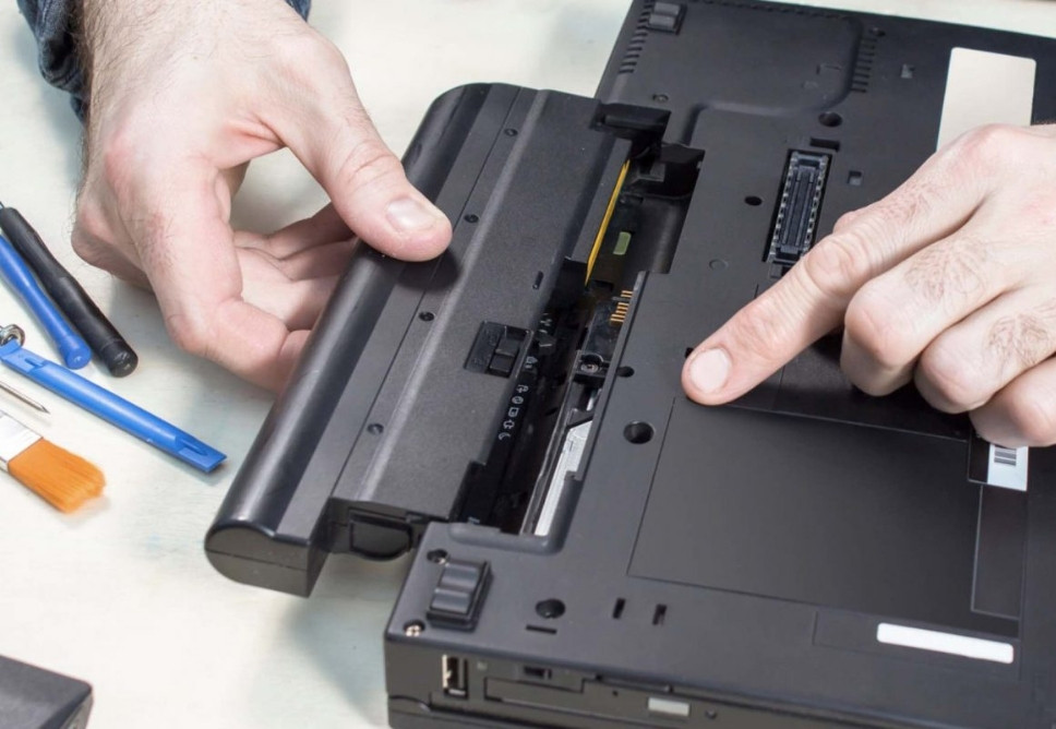 Địa Chỉ Thay Pin Laptop Chính Hãng Ở Quận Bình Thạnh