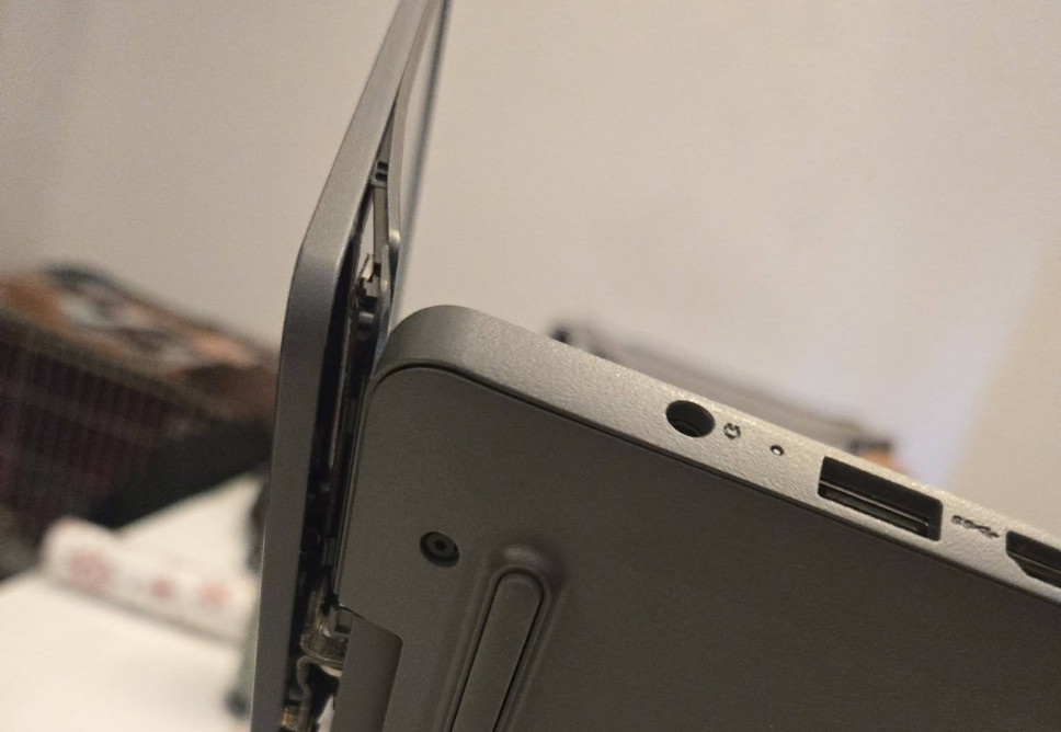 Địa Chỉ Thay Vỏ Laptop Uy Tín Giá Rẻ Ở Quận 7