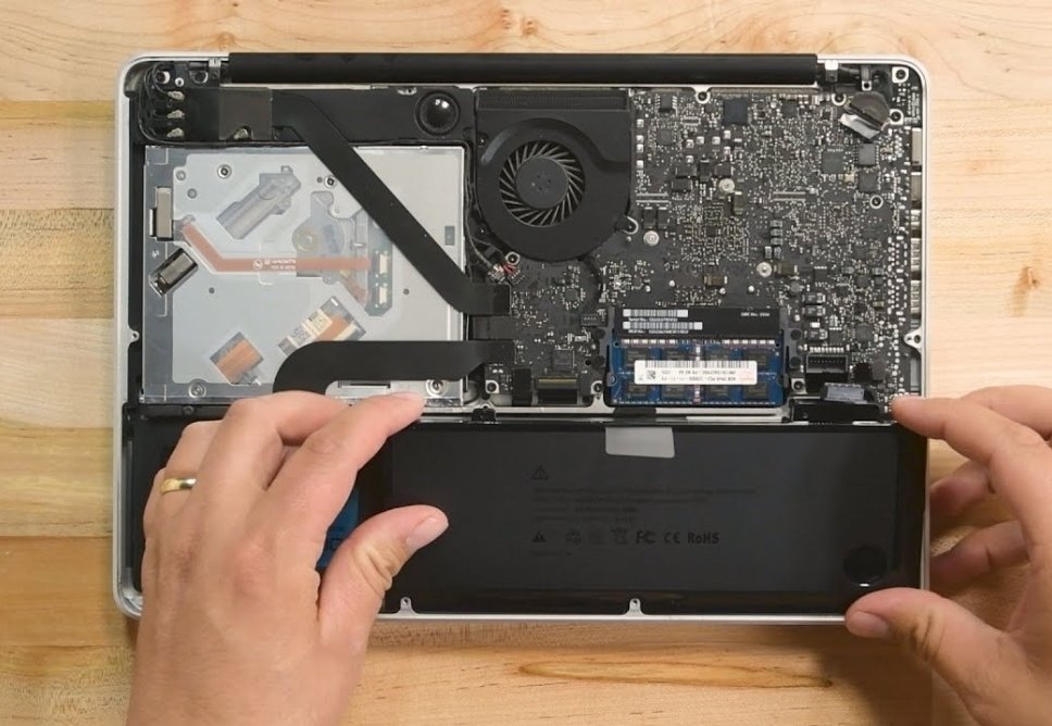 Địa Chỉ Thay Pin Macbook Quận Tân Phú Giá Rẻ