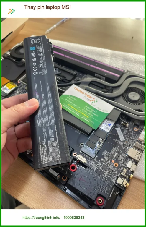 Chị Thanh lo lắng pin chai - Trung tâm Thay pin laptop MSI Quận Thủ Đức lấy liền