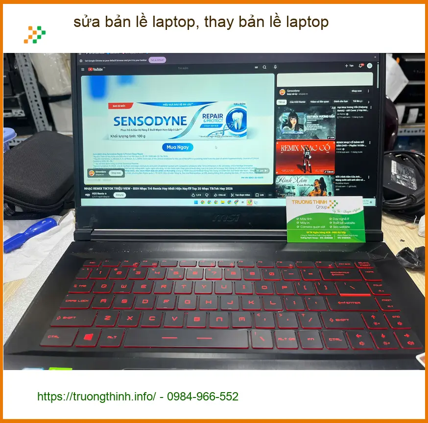 Anh Quang kiến trúc sư - Dịch vụ thay bản lề laptop Quận Bình Thạnh