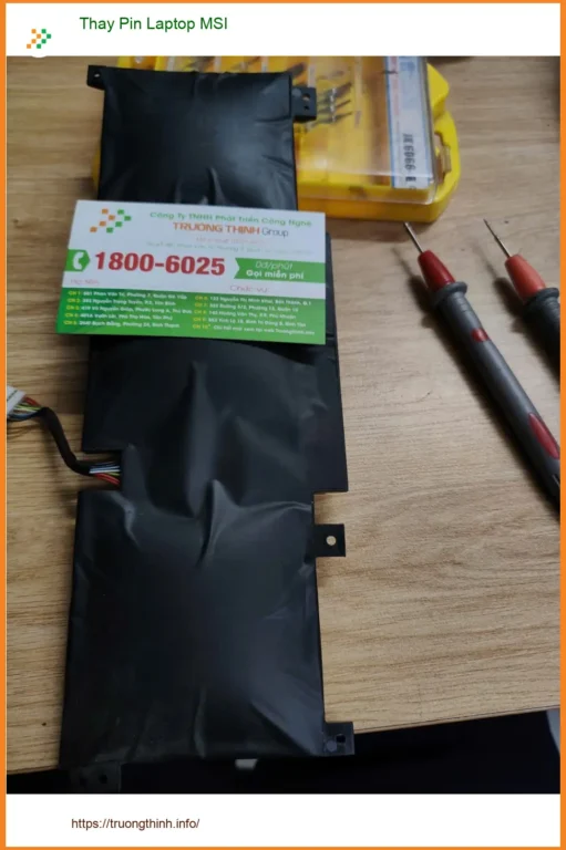 Anh Quân tìm trung tâm thay pin laptop MSI Quận 12 uy tín khắc phục lỗi pin phồng