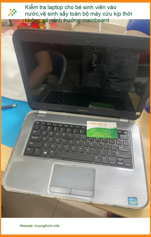 Dịch vụ Anh Việt cứu laptop vào nước, vệ sinh mainboard Quận Phú Nhuận