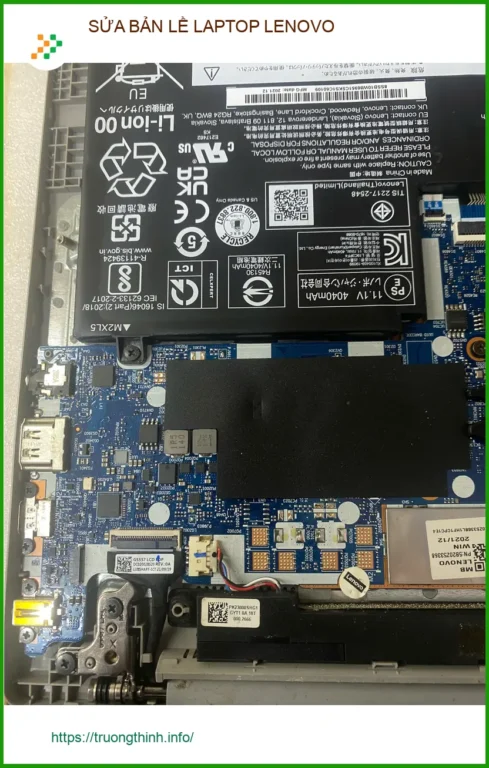 Chú Đạt kiến trúc sư lo lắng bản lề Laptop Lenovo gãy ở Gò Vấp