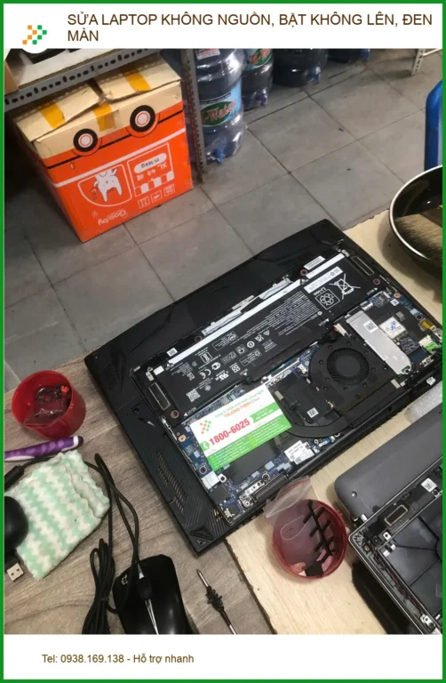 Anh Đạt kiến trúc sư kể chuyện cứu laptop đen màn, bật không lên ở Quận Bình Thạnh