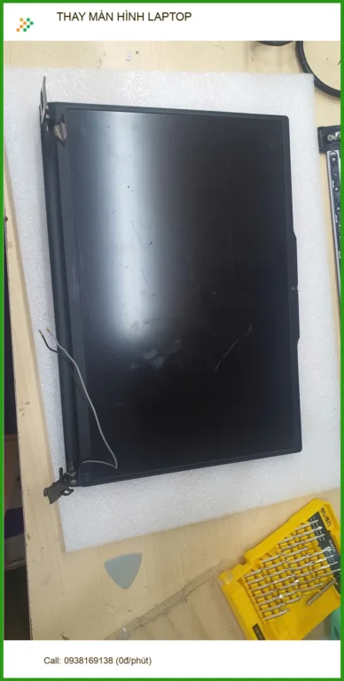 Tiệm thay màn hình laptop Quận Gò Vấp giá rẻ - Anh Hải kể chuyện màn hình nứt