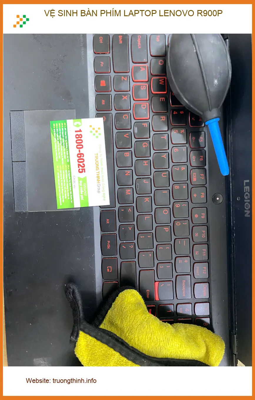 Chị Hằng thư ký tìm chỗ vệ sinh bàn phím Laptop Lenovo R900P Quận 12 ảnh thực tế 1