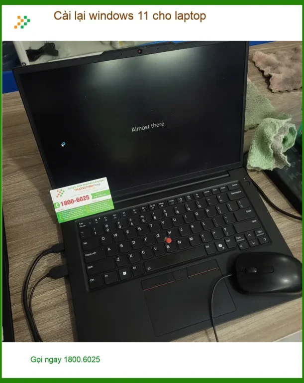 Cô Hoa tìm chỗ cài win 11 laptop Quận Tân Bình uy tín, giá rẻ