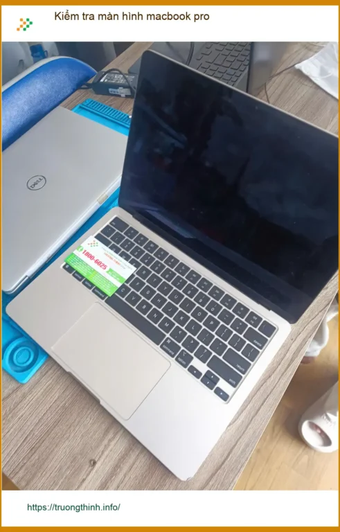 Dịch vụ kiểm tra màn hình macbook pro Quận Tân Phú - Chị Hà thiết kế đồ họa