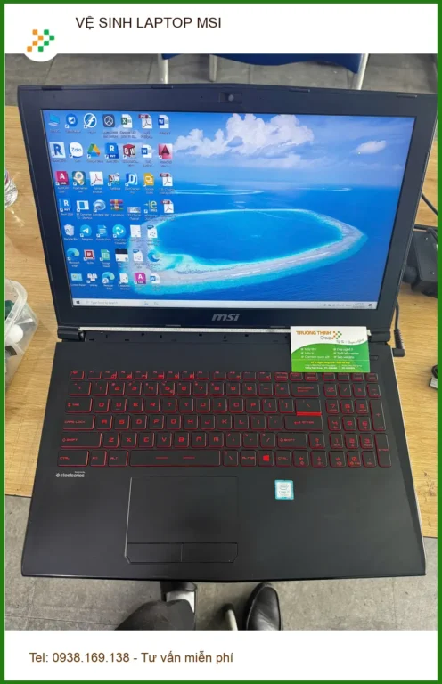 Trung tâm vệ sinh laptop MSI Quận 10 uy tín - Chú Phúc nhân viên thiết kế đồ họa