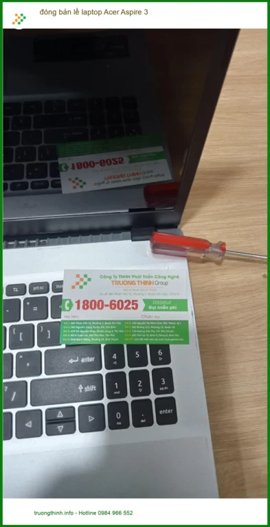 Chú Tấn chủ tiệm cà phê review đóng bản lề laptop Acer Aspire 3 Quận Tân Bình