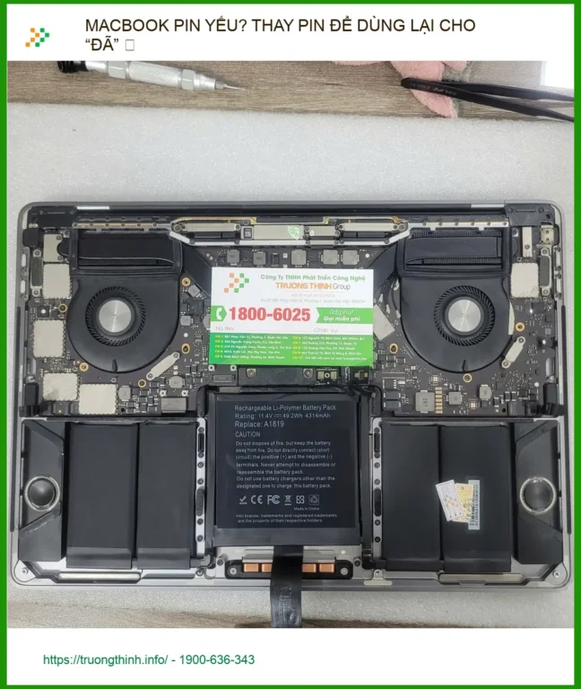 Anh Duy sửa đồ hoạ ở Tân Bình thay pin Macbook yếu, dùng lại cực đã!