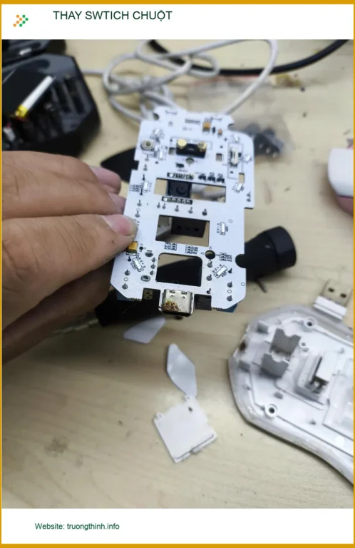 Tiệm Thay Switch Chuột ở Quận Gò Vấp - Chị Thảo cần gấp để làm báo cáo