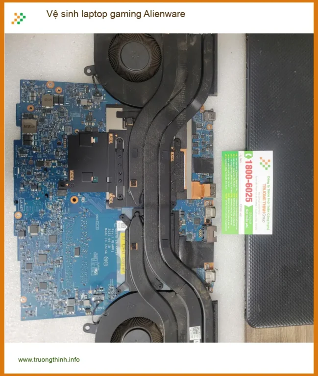 Anh Phúc game thủ tìm nơi vệ sinh laptop gaming Alienware Quận Tân Bình