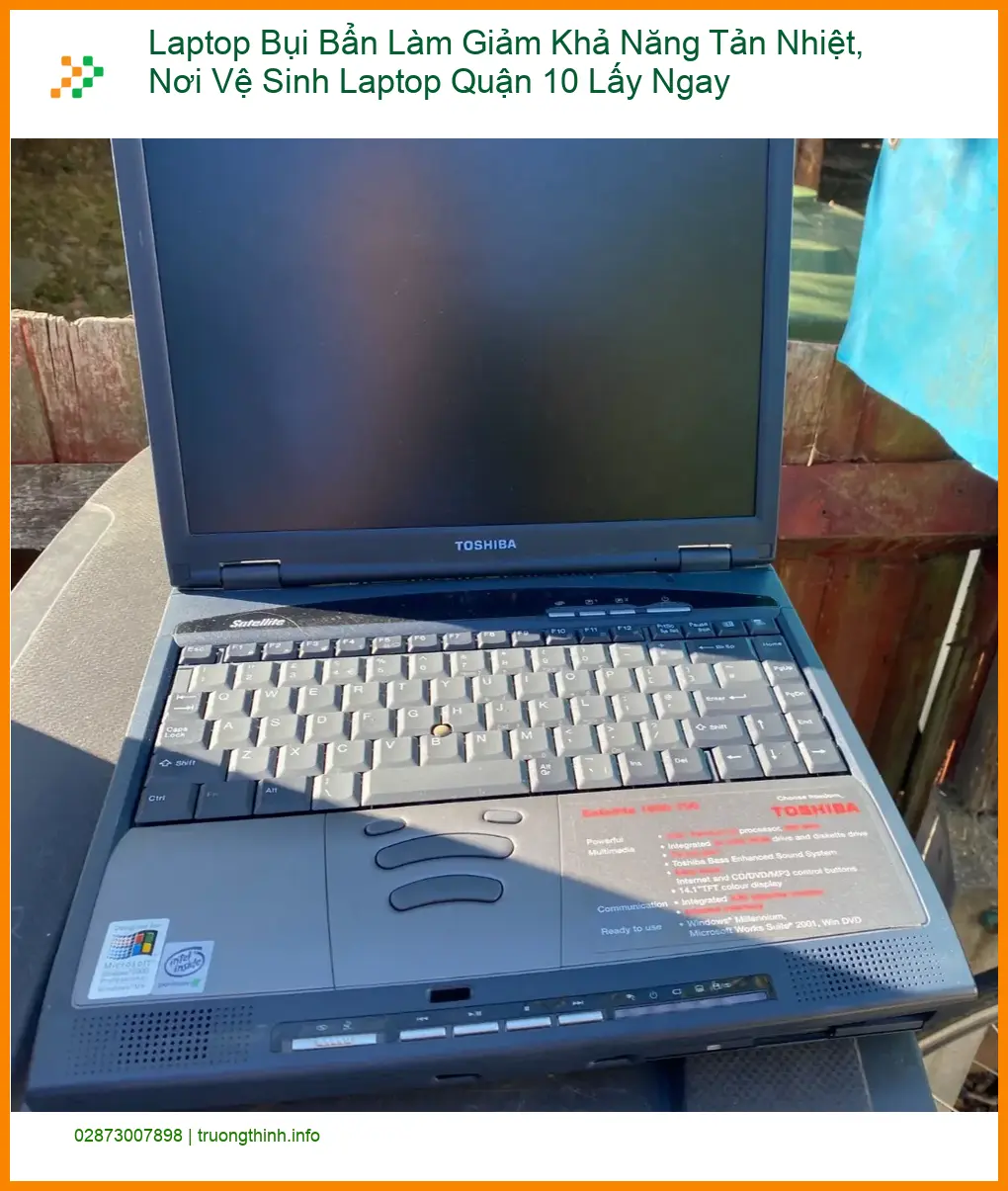 Vệ Sinh Laptop Bụi Bẩn Giảm Tản Nhiệt Quận 10 - Cửa hàng lấy ngay