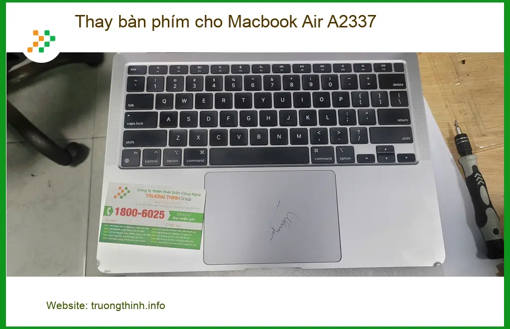 Chỗ Anh Khoa sinh viên thay bàn phím Macbook Air A2337 Quận Bình Tân ảnh thực tế 1